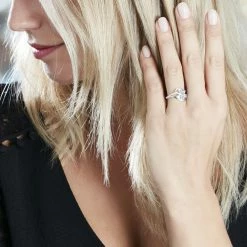 Histoire D'Or Bague Orchidee Or Blanc Topaze Oxyde De Zirconium 9 Histoire D'Or Bague Orchidee Or Blanc Topaze Oxyde De Zirconium -Colliers Fantaisie Soldes B3DFBTB745 model0