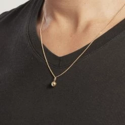 Histoire D'Or Pendentif Julius Sport Foot Or Jaune 10 Histoire D'Or Pendentif Julius Sport Foot Or Jaune -Colliers Fantaisie Soldes B3PHJW0008 model1