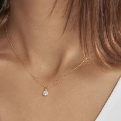 Histoire D'Or Pendentif Victoria Or Jaune Diamant 7 Histoire D'Or Pendentif Victoria Or Jaune Diamant -Colliers Fantaisie Soldes B7PFJDW767 model1